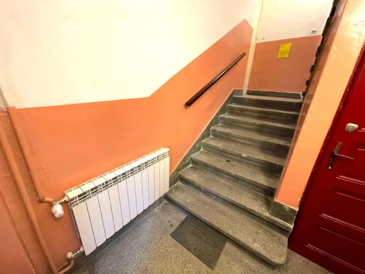 Apartment Top Center 